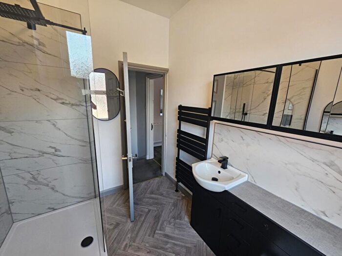 4 Bedroom House To Rent In Quarry Mount Street, Leeds, LS6