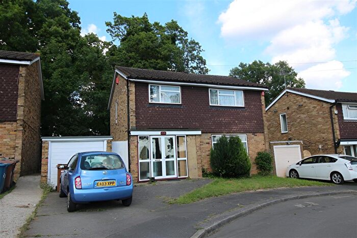 3 Bedroom Property For Sale In Sequoia Park, Pinner, HA5