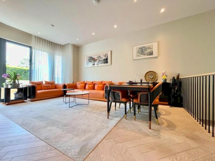 3 Bedroom Flat To Rent In Holland Park, London, W11