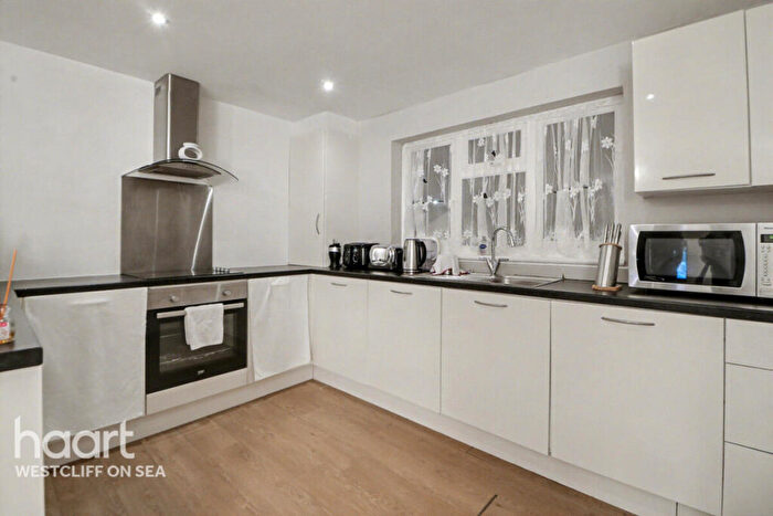 1 Bedroom Flat For Sale In Fraser Close, Southend-On-Sea, SS3