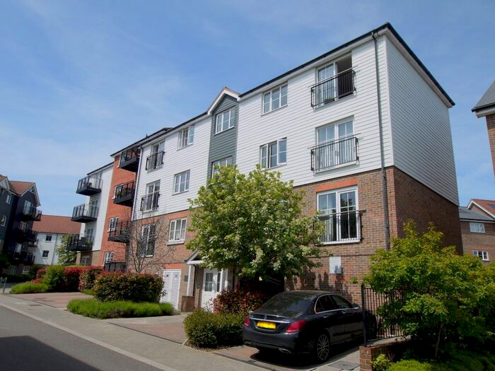 2 Bedroom Property To Rent In Eden Road, Dunton Green, Sevenoaks, TN14