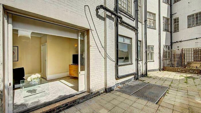 2 Bedroom Apartment To Rent In Park Road, St Johns Wood, NW8
