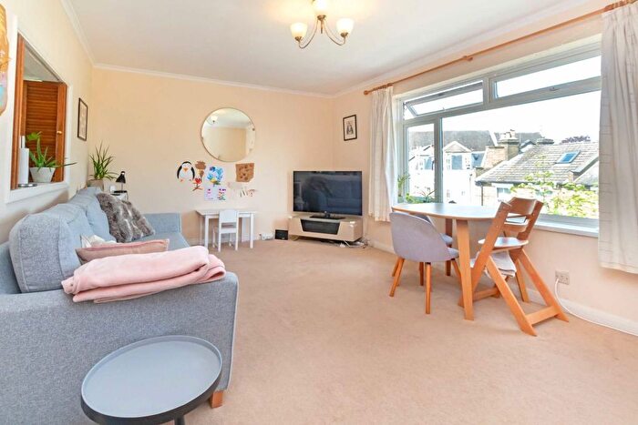 2 Bedroom Flat To Rent In Graham Road, Wimbledon, SW19