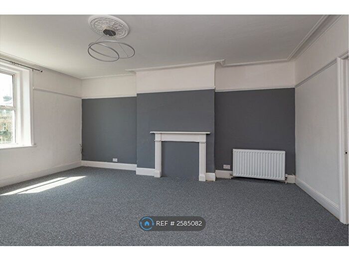 2 Bedroom Flat To Rent In Sandringham Court - Rent To Buy, Broadstairs, CT10