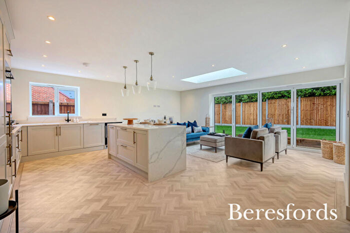 3 Bedroom Bungalow For Sale In Totternhoe Place, North Drive, CM13