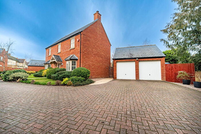 4 Bedroom Detached House For Sale In Bridge Walk, Deanshanger, Milton Keynes, MK19