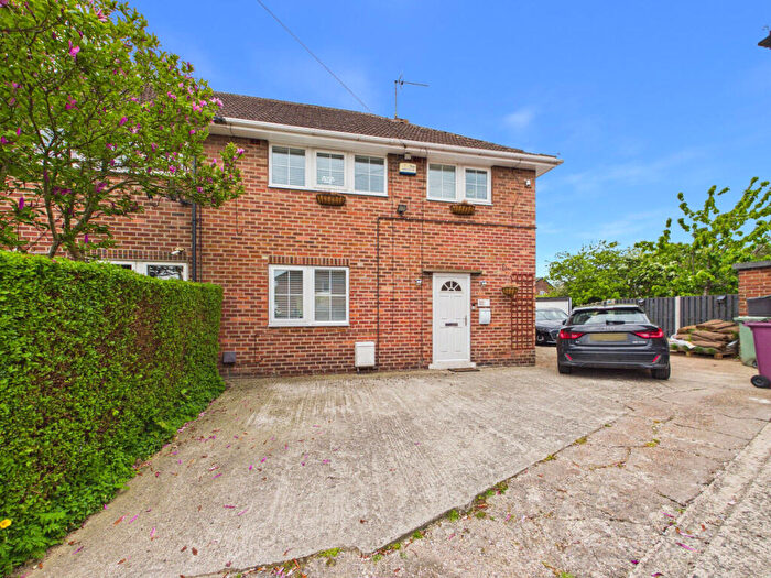 3 Bedroom Semi Detached House For Sale In Cromford Road, Clay Cross, S45