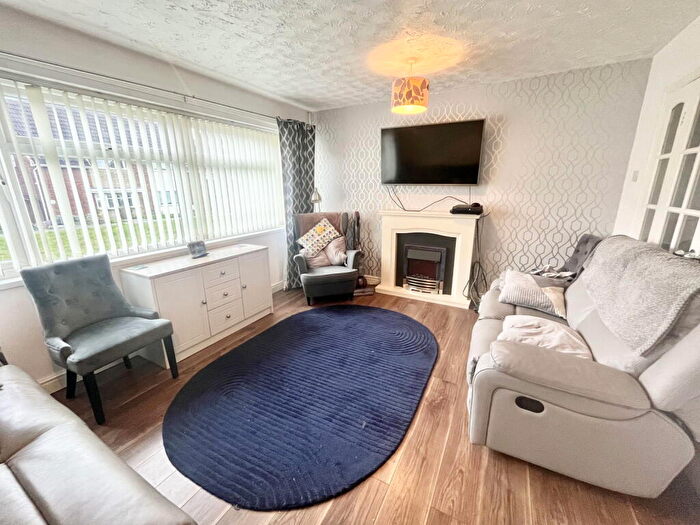 3 Bedroom Semi-Detached House For Sale In Weaver Close, Pensnett, Brierley Hill, DY5