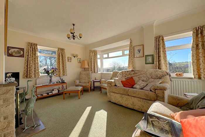 4 Bedroom Detached Bungalow For Sale In South Instow, Harmans Cross, Swanage, BH19 - Photo 3