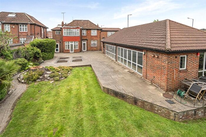 6 Bedroom Detached House For Sale In Haslemere Gardens, Finchley, London, N3
