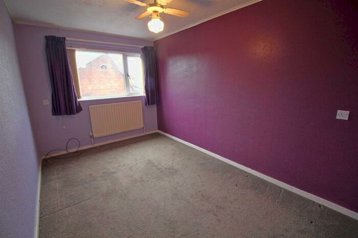 3 Bedroom Town House To Rent In Cleves Court, Heywood, OL10