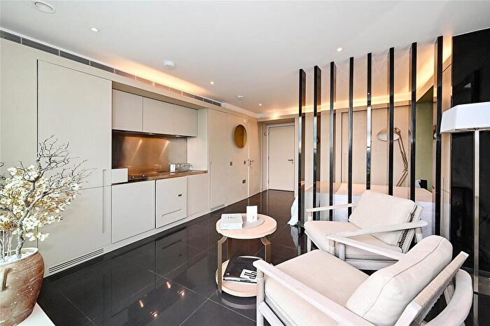 Studio For Sale In Pan Peninsula Square, London, E14