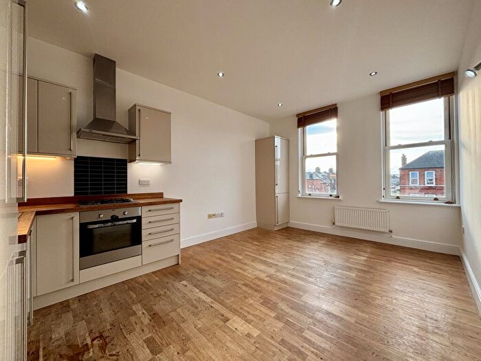 2 Bedroom Flat To Rent In Brownhill Road, SE6