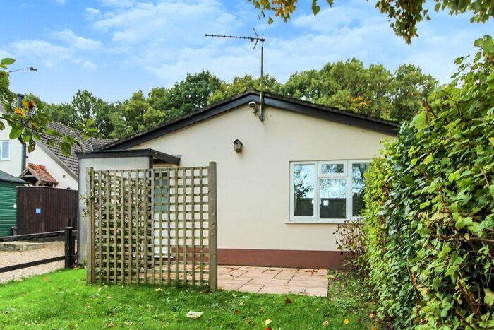 1 Bedroom Flat To Rent In Stapehill Road, Wimborne, BH21