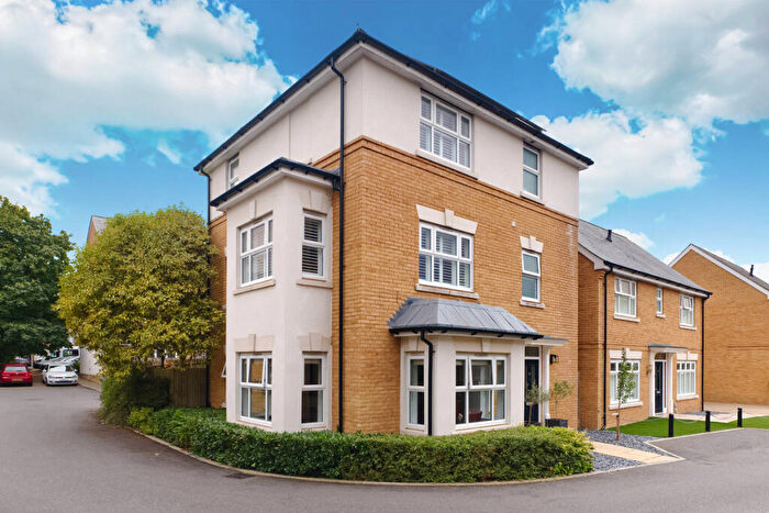 5 Bedroom Detached House For Sale In Timms Close, Horsham, RH12