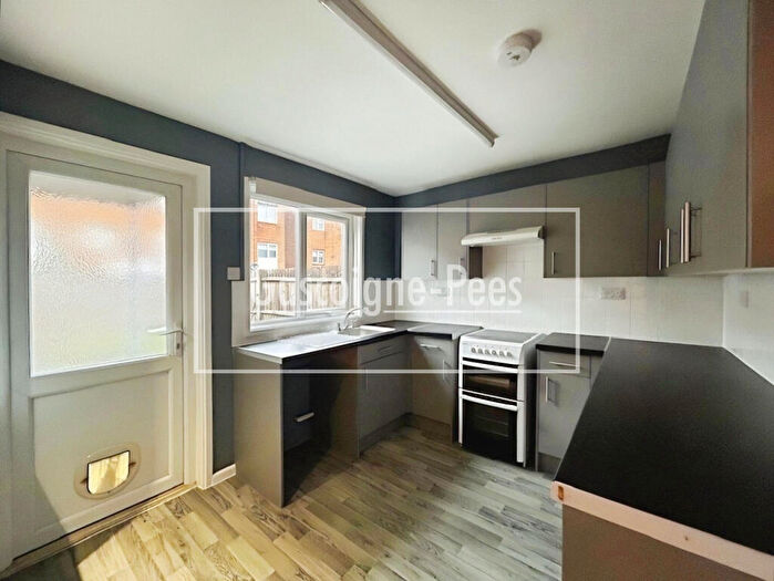 3 Bedroom End Of Terrace House To Rent In Brighton Hill, Basingstoke, RG22