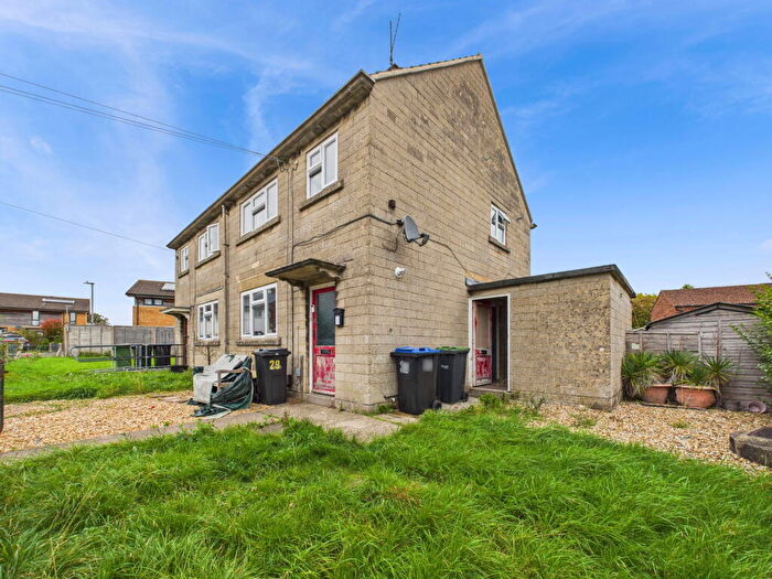 3 Bedroom Semi-Detached House For Sale In Stokes Croft, Calne, SN11