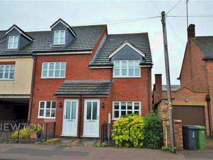 2 Bedroom End Of Terrace House To Rent In Station Road, Oakham, LE15