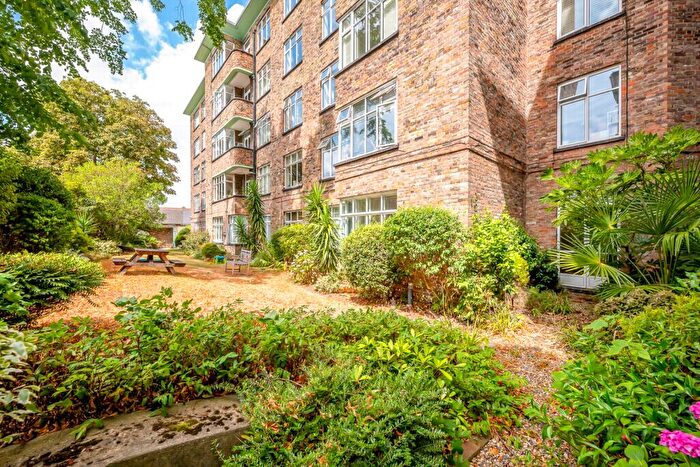 2 Bedroom Flat To Rent In The Lawns, Lee Terrace, Blackheath, SE3