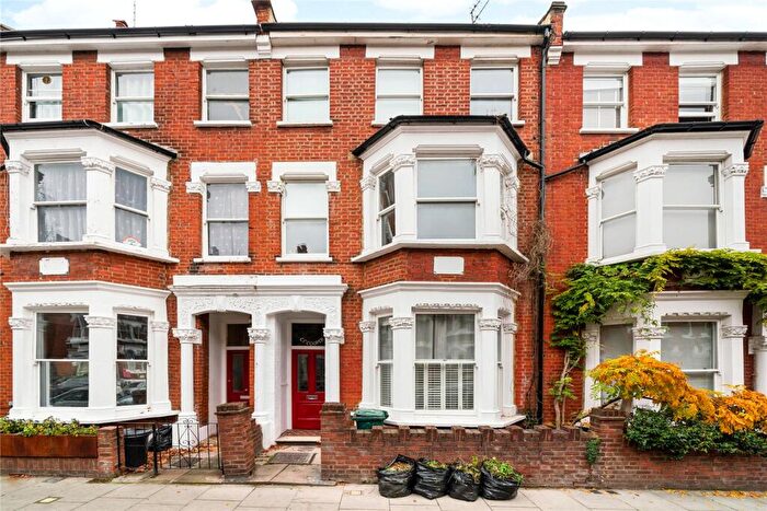 1 Bedroom Apartment To Rent In Calabria Road, Highbury, London, N5