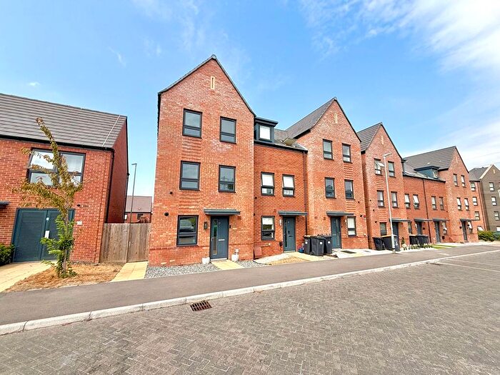 3 Bedroom End Terrace House For Sale In Betony Meadow, Linmere, LU5