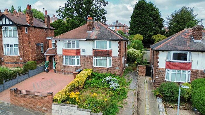 3 Bedroom Semi-Detached House For Sale In Foxhill Road, Carlton, Nottingham, NG4