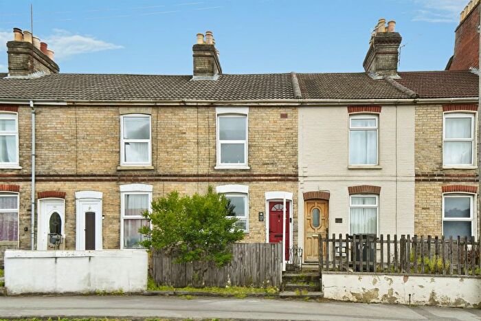 3 Bedroom Terraced House For Sale In Rampart Road, Salisbury, SP1