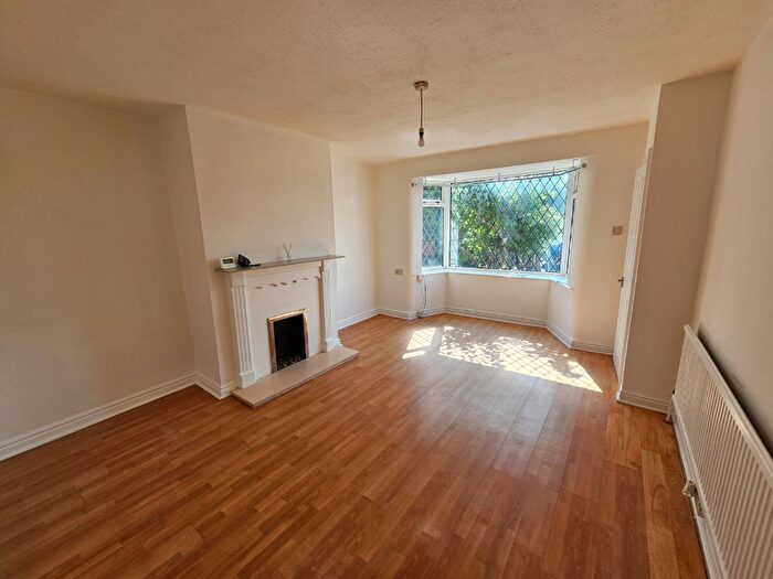 3 Bedroom Terraced House To Rent In York Road, Leeds, West Yorkshire, LS14