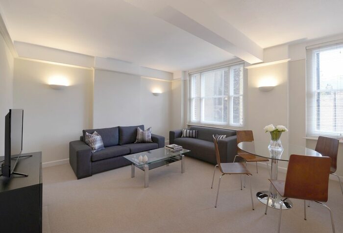2 Bedroom Flat To Rent In Hill Street, London, W1J