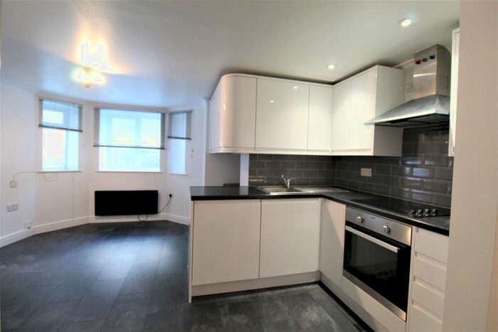 1 Bedroom Flat To Rent In York Road, Guildford GU1