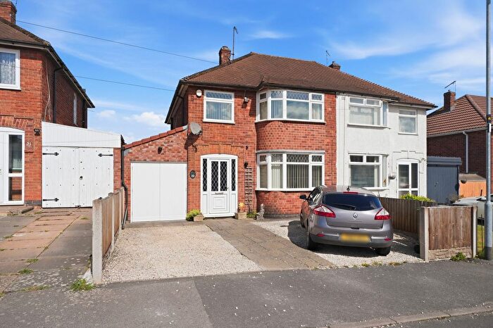 3 Bedroom Semi Detached House For Sale In Fernhurst Road, Leicester, LE3