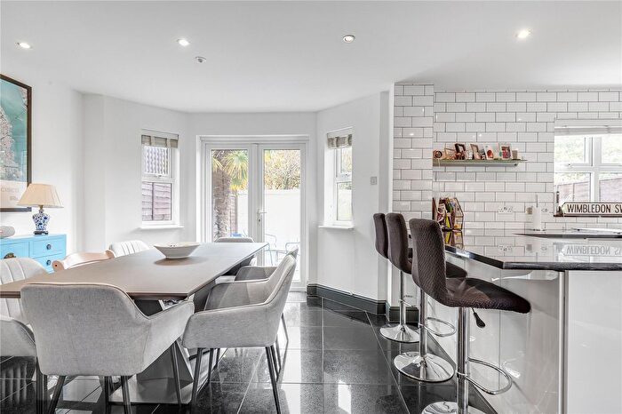 4 Bedroom Detached House To Rent In Clarence Mews, London, SW12