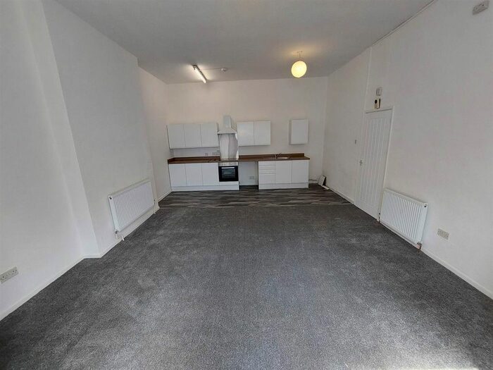2 Bedroom Flat To Rent In City Road, Edgbaston, Birmingham, B16