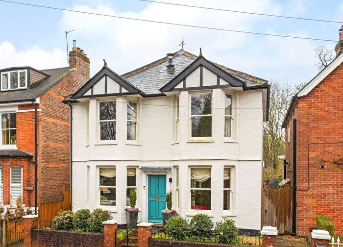 3 Bedroom Detached House For Sale In Chichester Road, Midhurst, West Sussex, GU29