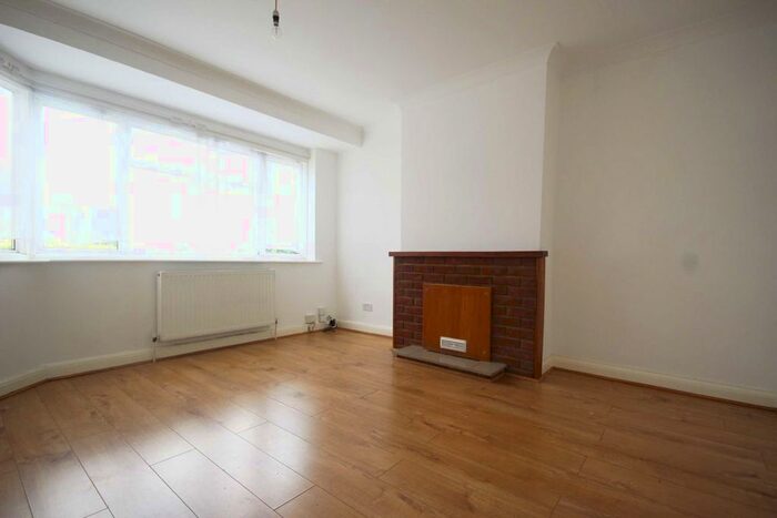2 Bedroom Flat To Rent In Connell Crescent, London, W5