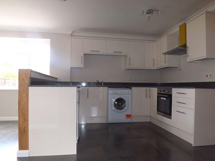 2 Bedroom Flat To Rent In High Street, Cambridge, CB22