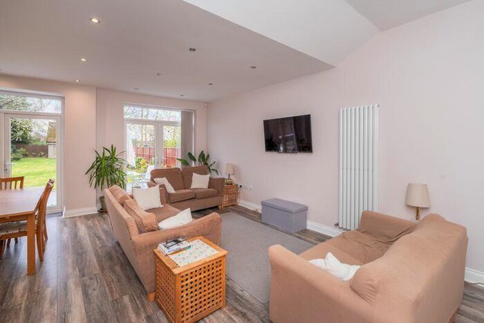 5 Bedroom Detached House For Sale In Station Road, Hagley, DY9