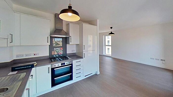 2 Bedroom Flat To Rent In Elsie Inglis Way, Edinburgh, EH7