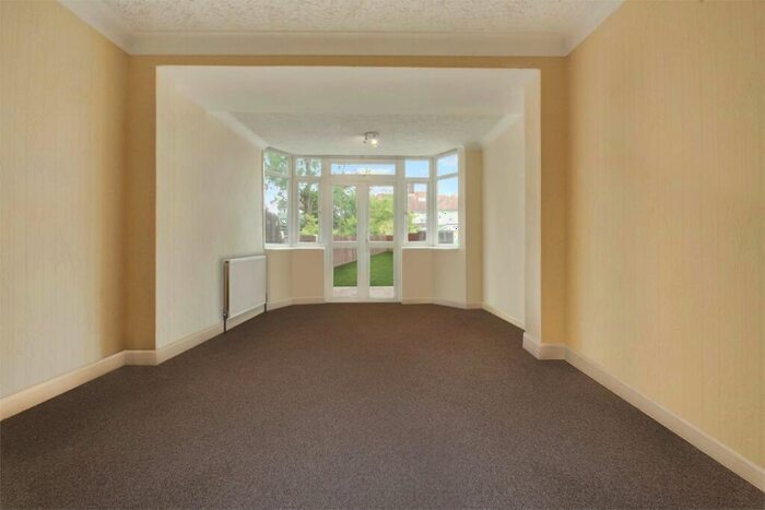 5 Bedroom Semi-Detached House To Rent In Mersham Drive, Kingsbury, NW9