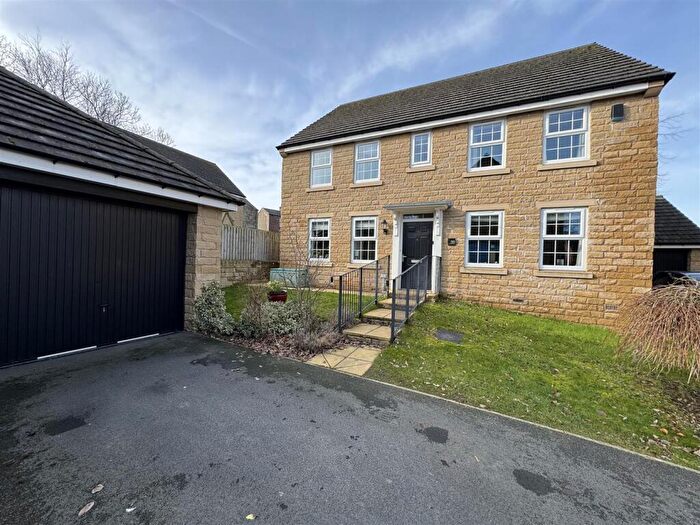 4 Bedroom Detached House For Sale In Paddock Way, Skelmanthorpe, Huddersfield, HD8