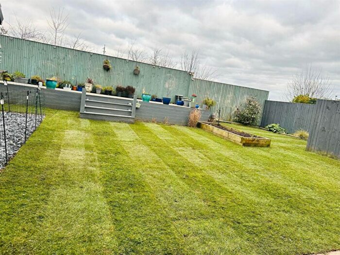 4 Bedroom Detached House For Sale In Anvil Court, Lindley, Huddersfield, HD3