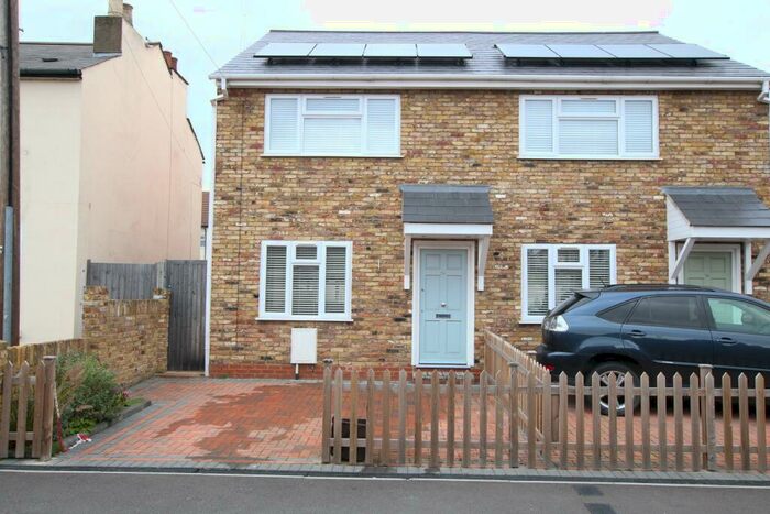 2 Bedroom Semi-Detached House To Rent In Primrose Avenue, Enfield, EN2