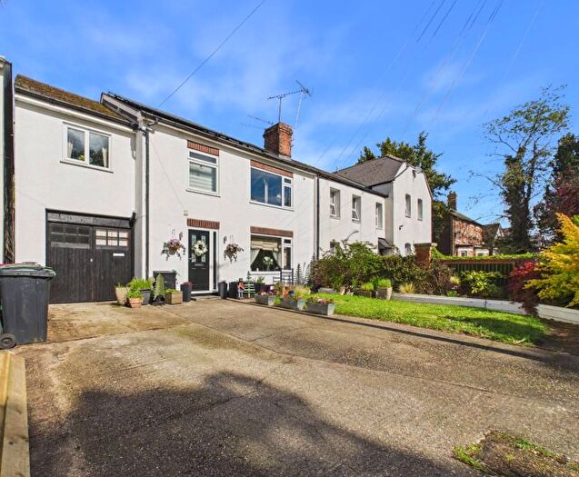 6 Bedroom Semi-Detached House For Sale In School Road, Tilehurst, Reading, RG31