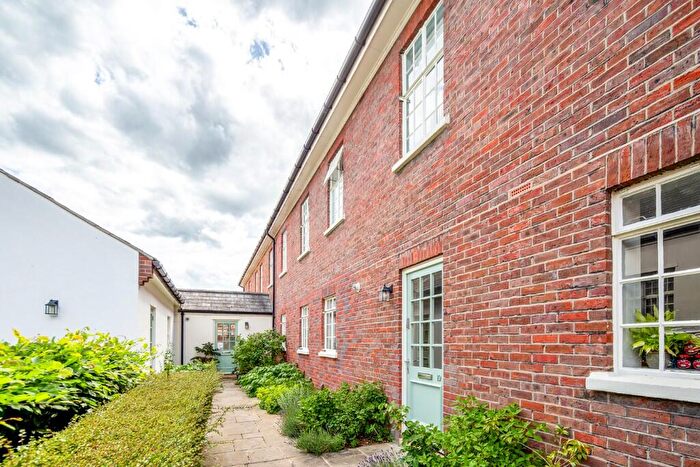 4 Bedroom End Of Terrace House To Rent In Orchard Lane, Bicester, Oxfordshire, OX27