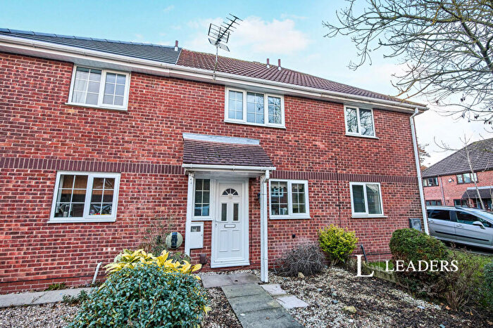 2 Bedroom House To Rent In Saffron Drive, Oakwood, Derby, DE21