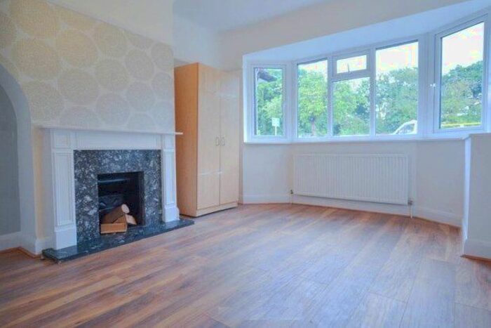 3 Bedroom Property To Rent In Whitefoot Lane, Bromley, BR1