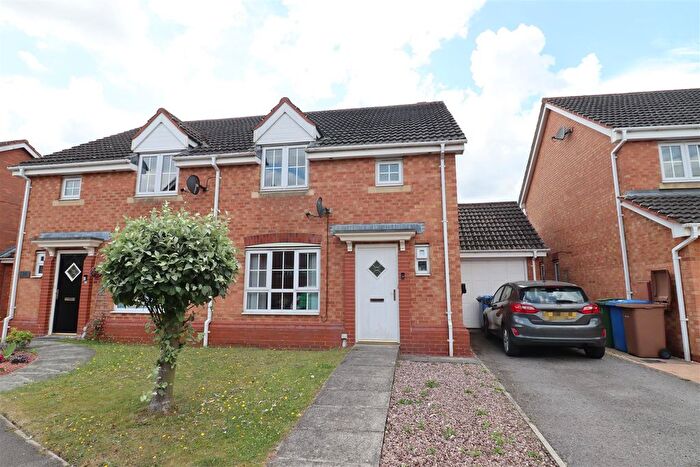 3 Bedroom Semi-Detached House For Sale In Sandholme, Market Weighton, YO43