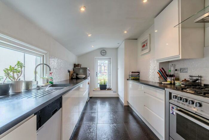 2 Bedroom Maisonette To Rent In Sydenham Road, Sydenham, London, SE26