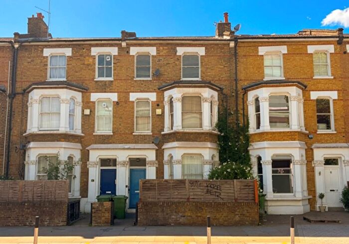 2 Bedroom Flat For Sale In Flat C, Wood Lane, Shepherds Bush, London, W12