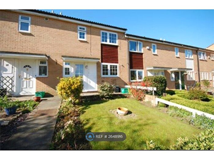 3 Bedroom Terraced House To Rent In Dykes Way, Bromley, BR2